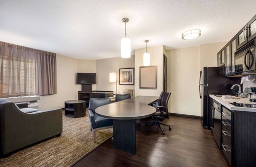 Far North Dallas Apartment | Best Value, Quality Stay! 3 Spacious Units, Near Addison Airport, Pet-Friendly