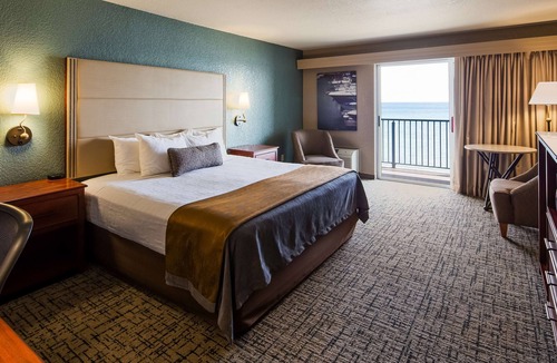 St Ignace Hotel | Best Western Harbour Pointe Lakefront