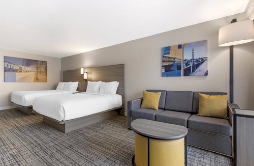 West Dundee Hotel | Best Western Plus Elgin - Chicago