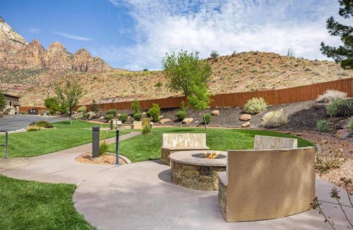 Zion National Park South Entrance Hotel | Best Western Plus Zion Canyon Inn & Suites