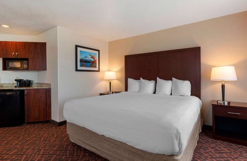Parkrose Hotel | Best Western Pony Soldier Inn - Airport