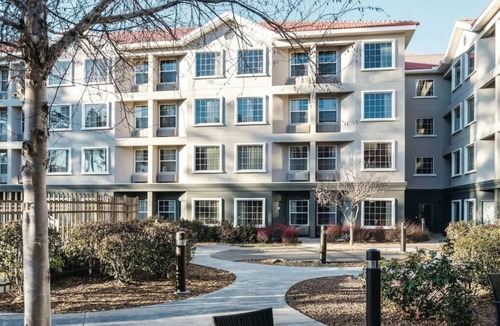 Woodlands Village House | Better Choice for your Vacation! 3 Family-Friendly Units, Pool, Free Parking