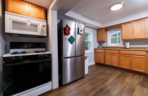Sturgeon Bay Cabin | Between Two Lakes Spacious Clark Lake Cottage - 5 Bedrooms & Private Dock