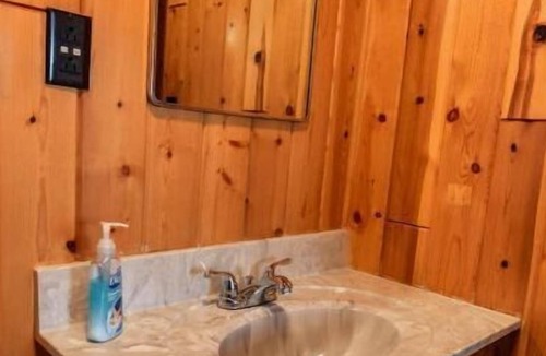 Holton Cottage | Big Blue Lake Cottages, LLC - Cottage #1