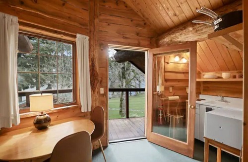Stevenson Cabin | Birch Cabin at Wilder and Pine Riverside Cabins