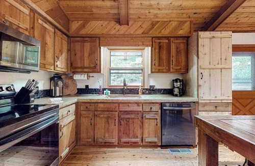 Blairsville Cabin | Bit A Trees Getaways