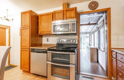 Wisconsin Rapids House | Blissful Retreat w A trail behind & AC