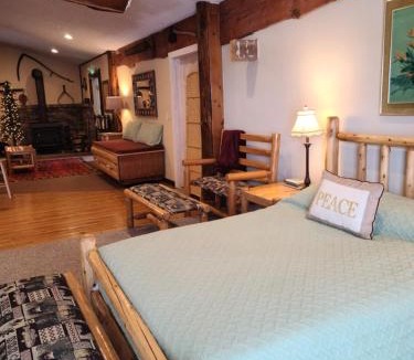 White Cloud Apartment | Blue Heron Suite at the Blue Heron Retreat