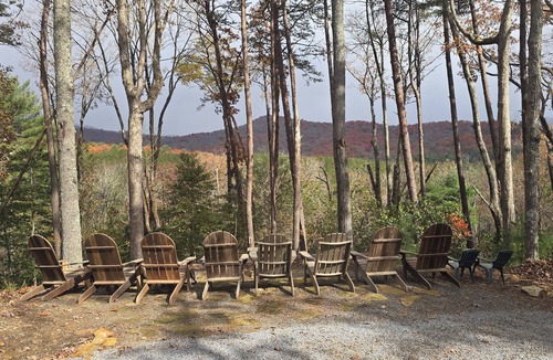Blue Ridge Cabin | Blue Ridge, North GA Cabin: Sleeps 10 & 2 pets hot tub Fast wifi fire pit