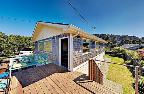 Agate Beach House | Blue Waves Overlook