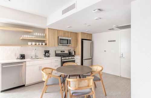 Downtown Berkeley Apartment | Blueground | Downtown Berkeley, rooftop, nr UC Berkeley