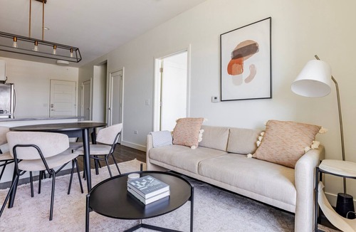 Elmhurst Apartment | Blueground | Elmhurst, pool, nr Elmhurst Art Museum
