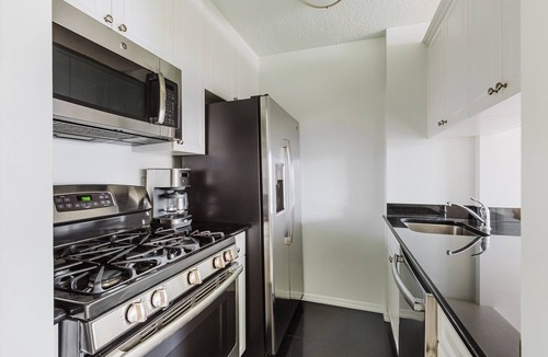 Kips Bay Apartment | Blueground | Kips Bay, pool, w/d & gym, nr MSG