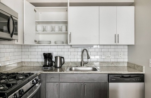 West Loop Gate Apartment | Blueground | West Loop Gate, rooftop, nr Millennium Park