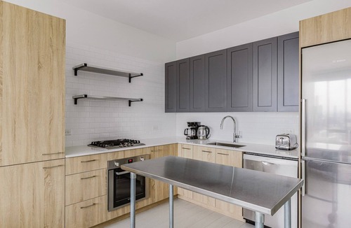 West Loop Apartment | Blueground | West Loop, pool & AC, nr Willis