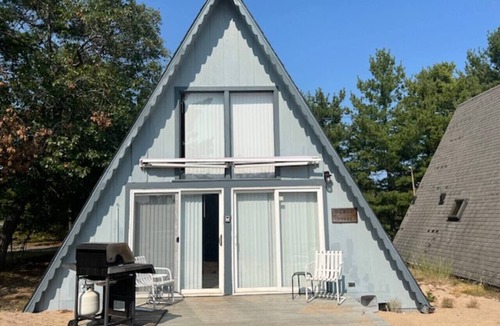 Oscoda Cabin | Boardwalk Beach 2 - Beachfront