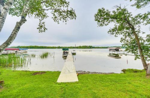 Siren House | Boat Dock, BBQ & Fireside Fun: Clam Lake Cabin