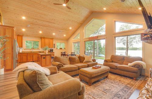 Siren House | Boat Dock, BBQ & Fireside Fun: Clam Lake Cabin