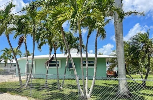 Big Pine Key House | Boater’s Paradise: 3BR Canal Front Home + Fish Cleaning Station