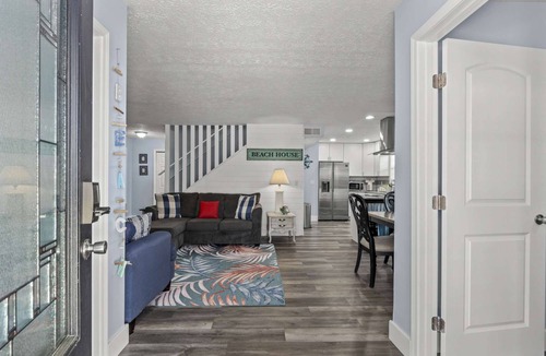 Holiday Beach House | Bombastic Bungalow Beach Home, just a 9 minute walk from the beach!