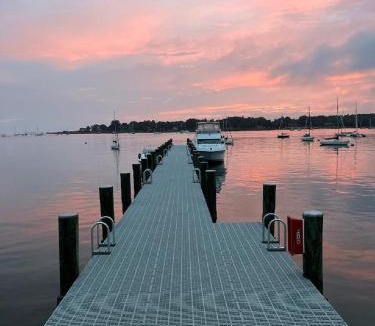 Stonington House | Borough Beach Apartment