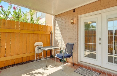 Bossier City House | Bossier City Townhome w/Patio + Outdoor Dining!
