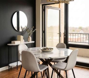 Near North Side Apartment | Boulevard Stays Just 5 Minutes from Magnificent Mile and River North 06