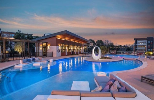 Richardson Apartment | Boulevard Stays Trail Access, Plus Parking, Pool, and Gym!