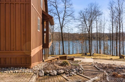 Vanderbilt House | 🎀 Bows Lakeside Cabin - 4000sqft. Dock. Cinema. Firepit ➠ 9776
