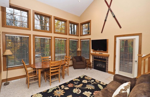 Boyne Falls Condo | Boyne Mountain, Ski in, Middle of Boyneland run on Fox Run Court