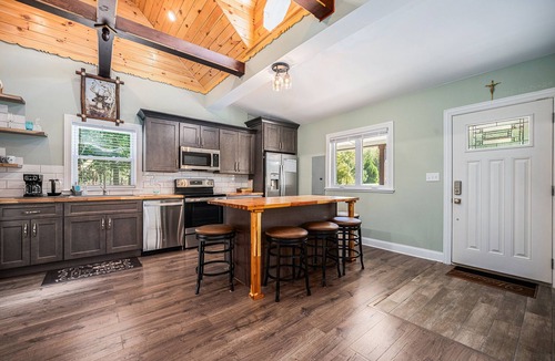 Bloomingdale House | Breathe & Unwind: Secluded Cabin 2BR- Near South Haven