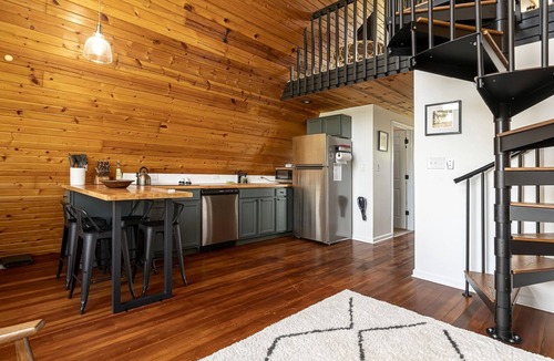Makanda House | Breathtaking A-frame with Impressive Nature Views in Carbondale, Illinois