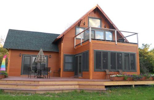 Moriah Center House | Breathtaking New Premier Lake Champlain Waterfront Escape!