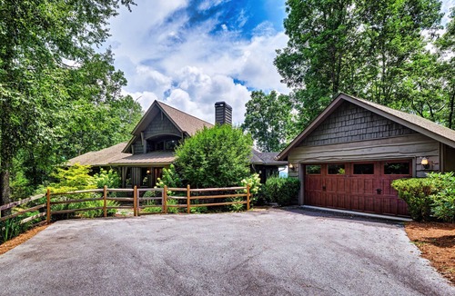 Cullowhee Cabin | Breathtaking views,screened deck fireplace,exquisite kitchen,Big green egg & gas grill