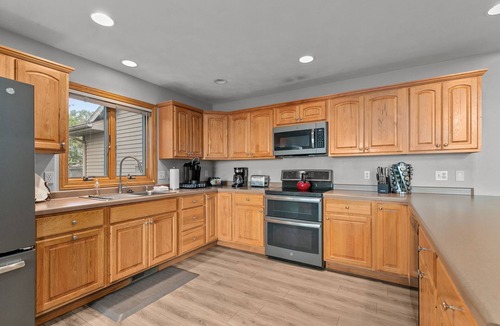 Fremont House | Breathtaking Waterfront Home on Lake Poygan - Sleeps 10!