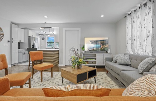 Forest View House | Brew: Spacious 4BR-3BT! Newly Updated-Fully Fenced Yard!