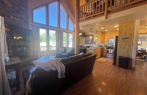 Brian Head Cabin | Brian Head Ski Ranch minutes to Ski Slopes-3/3bath