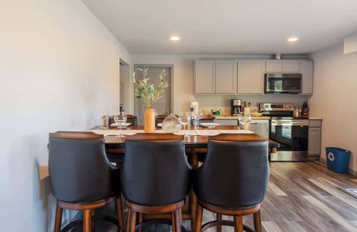 Newport Apartment | Bright 2BR Lower Unit | Relaxing Yard & Great Spot