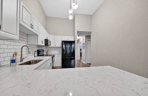 Holland Apartment | Bright 3-Bedroom Downtown Holland Apartment