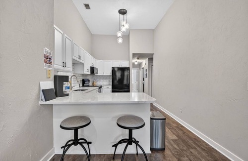 Holland Apartment | Bright 3-Bedroom Downtown Holland Apartment