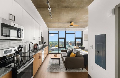 Five Points South Apartment | Bright + Airy Studio | Perfect City Escape 15