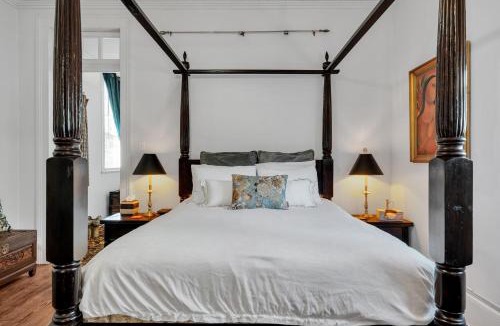 Bywater House | Bright cottage w gardens & bayou-style porch