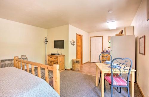 Davis Apartment | Bright Davis Escape w/Screened-In Porch!