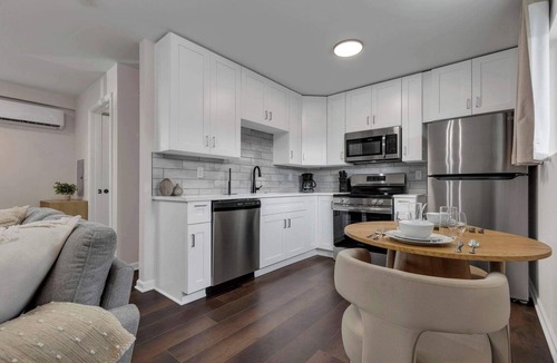 Olde Towne East Apartment | Bright Studio Walkable Olde Towne East Parking
