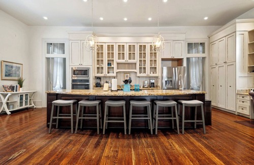 Lower Garden District Villa | Bright Villa w Heated Pool & Pool Table 5br 4ba