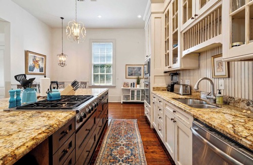Lower Garden District Villa | Bright Villa w Heated Pool & Pool Table 5br 4ba