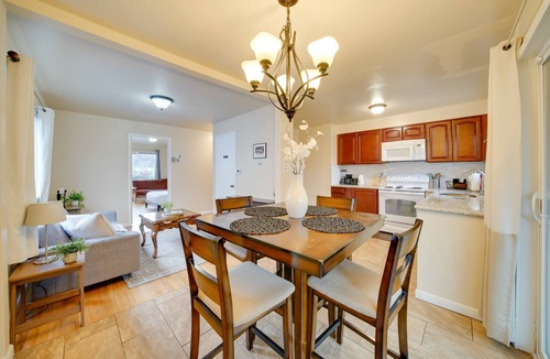 Brighton Apartment | Brighton Upper Suite Near Park & Light Rail