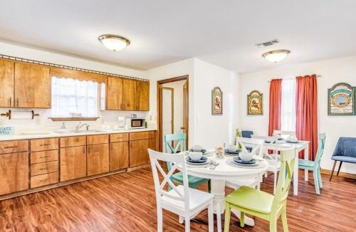Pensacola Heights House | Brilliant in Bellview-Back unit- Mins to NAS Pensacola, Beach, Shopping