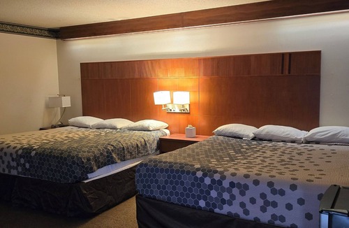 Lloyd District Hotel | Broadway Inn