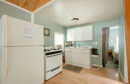 Grawn House | Brookside Cottages and Resort Wyandotte Cottage